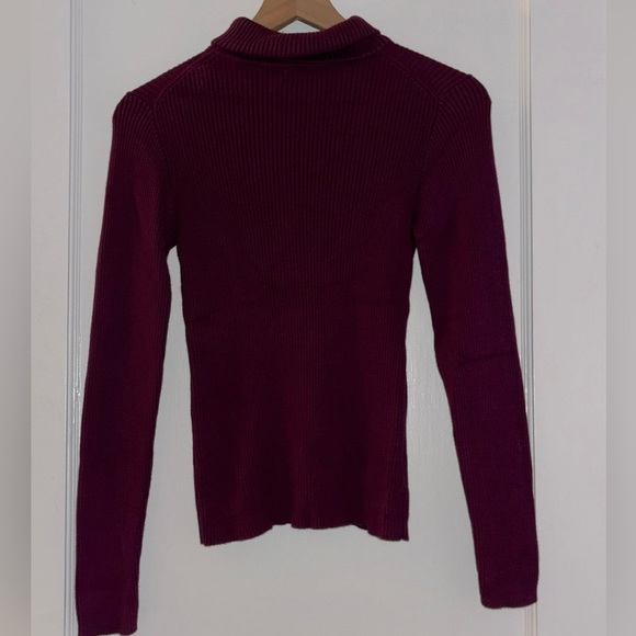 Old Navy Purple Easy Fit Ribbed Turtleneck - Picture 3 of 6